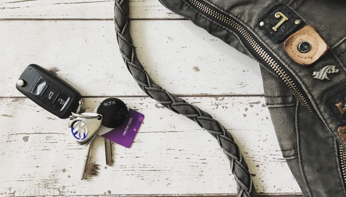 REVIEW & GIVEAWAY – Xupo Smart Bluetooth Key Tracker