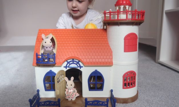 REVIEW – Sylvanian Families Starry Point Lighthouse