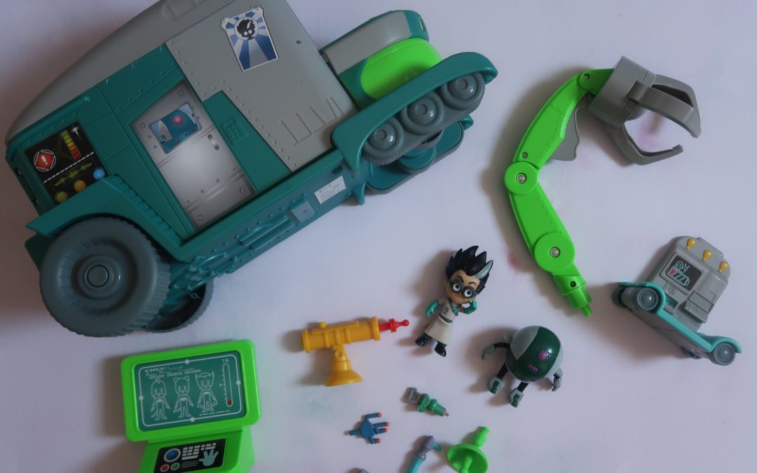 REVIEW – PJ Masks Romeo’s Lab Playset