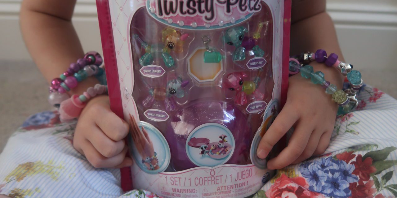 REVIEW & GIVEAWAY – Twisty Petz – Wearable Collectible Toys