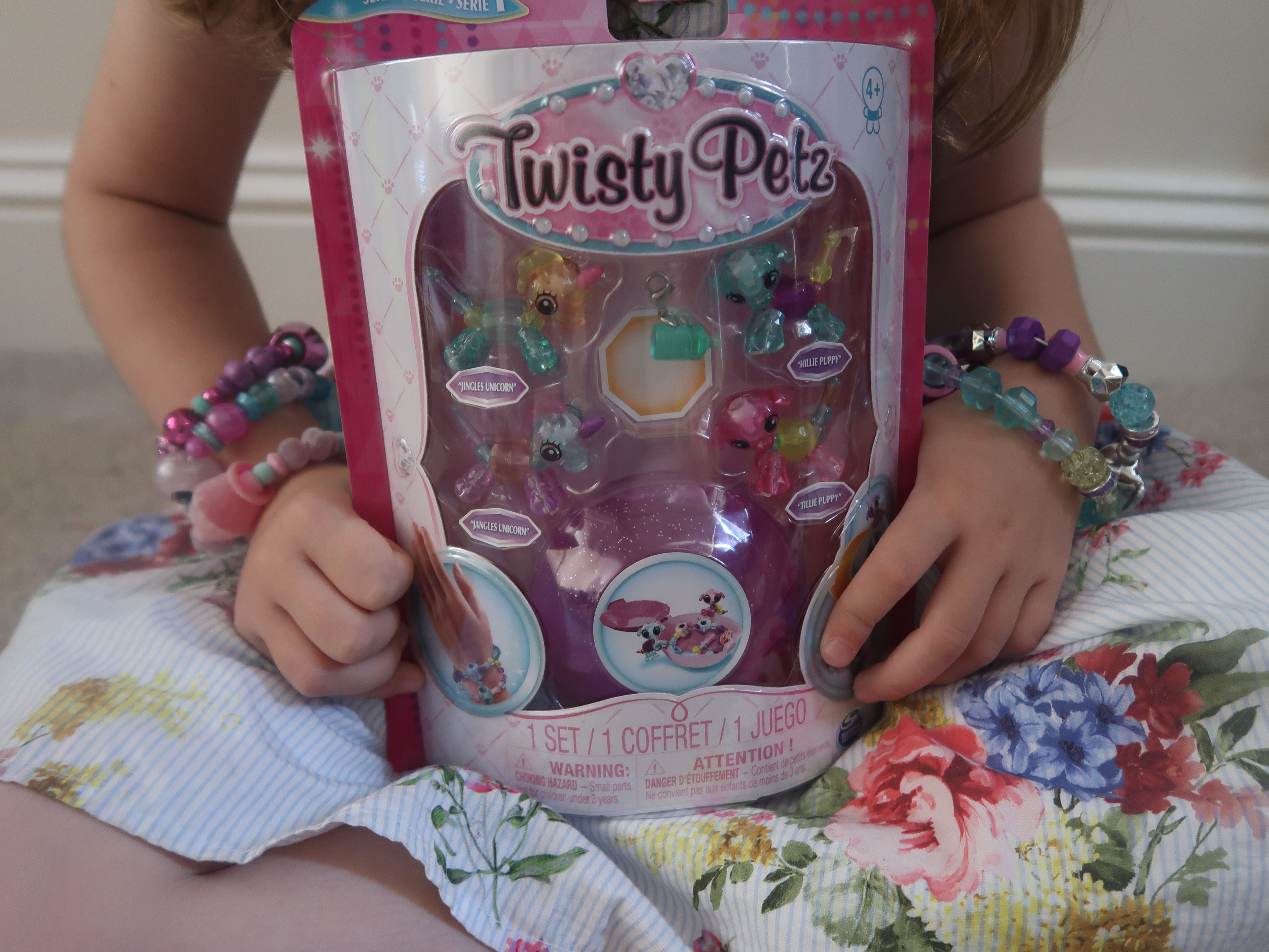 REVIEW & GIVEAWAY – Twisty Petz – Wearable Collectible Toys