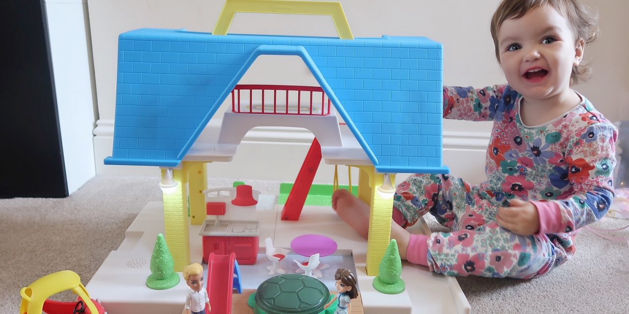 REVIEW – Little Tikes Tikes Place Play House