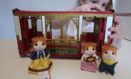 REVIEW & GIVEAWAY – Sylvanian Families Ride Along Tram