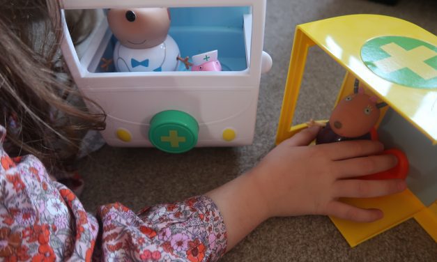 REVIEW – Peppa Pig Mobile Medical Centre