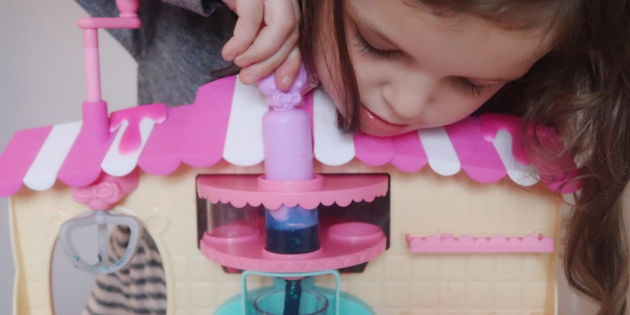 Our Movie Night in with the Num Noms Silly Shakes Maker