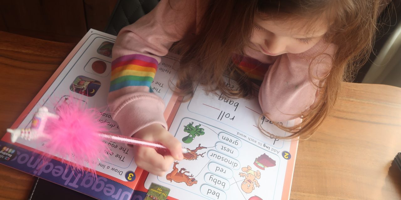 REVIEW – Reading Eggs Mega Book Pack – Teach your child to read