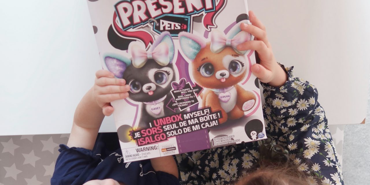 Present Pets Toys REVIEW – The Interactive Puppy that can unbox itself!