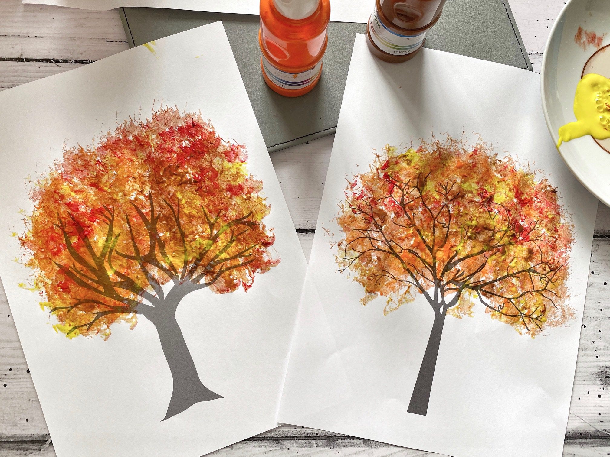 Autumn Tree Crafts (FREE PRINTABLE DOWNLOAD)