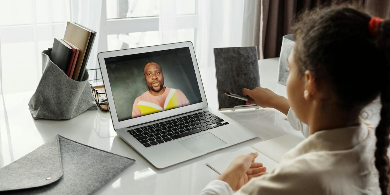 Transitioning from Traditional to Hybrid Schooling: What Parents Should Know